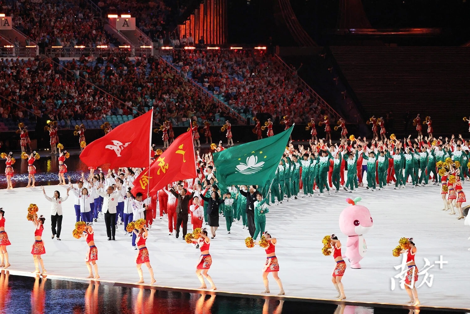 迪亚斯本赛季19场已送出6次助攻，超过上赛季整个赛季